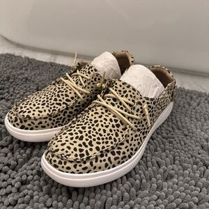 Skechers Women’s BOBS Skipper Port Jefferson Sneaker